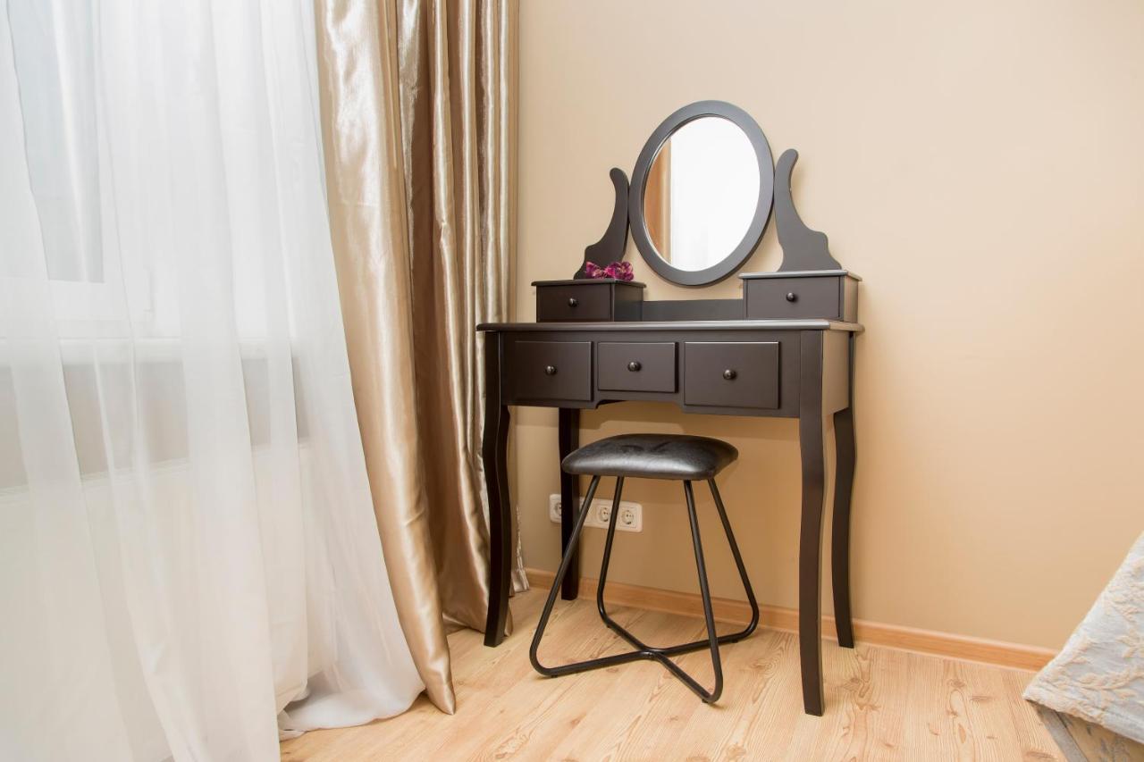 Baltic Amber In Diplomatic District & Free Parking Apartamento Riga Exterior foto