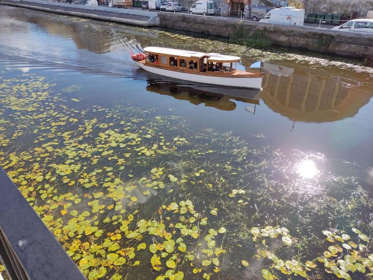 Baltic Amber In Diplomatic District & Free Parking Apartamento Riga Exterior foto