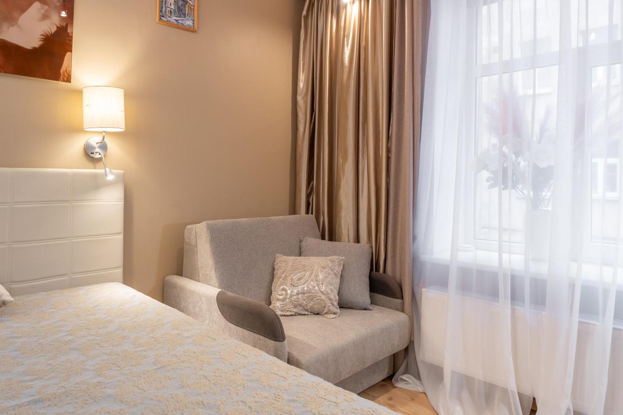 Baltic Amber In Diplomatic District & Free Parking Apartamento Riga Exterior foto
