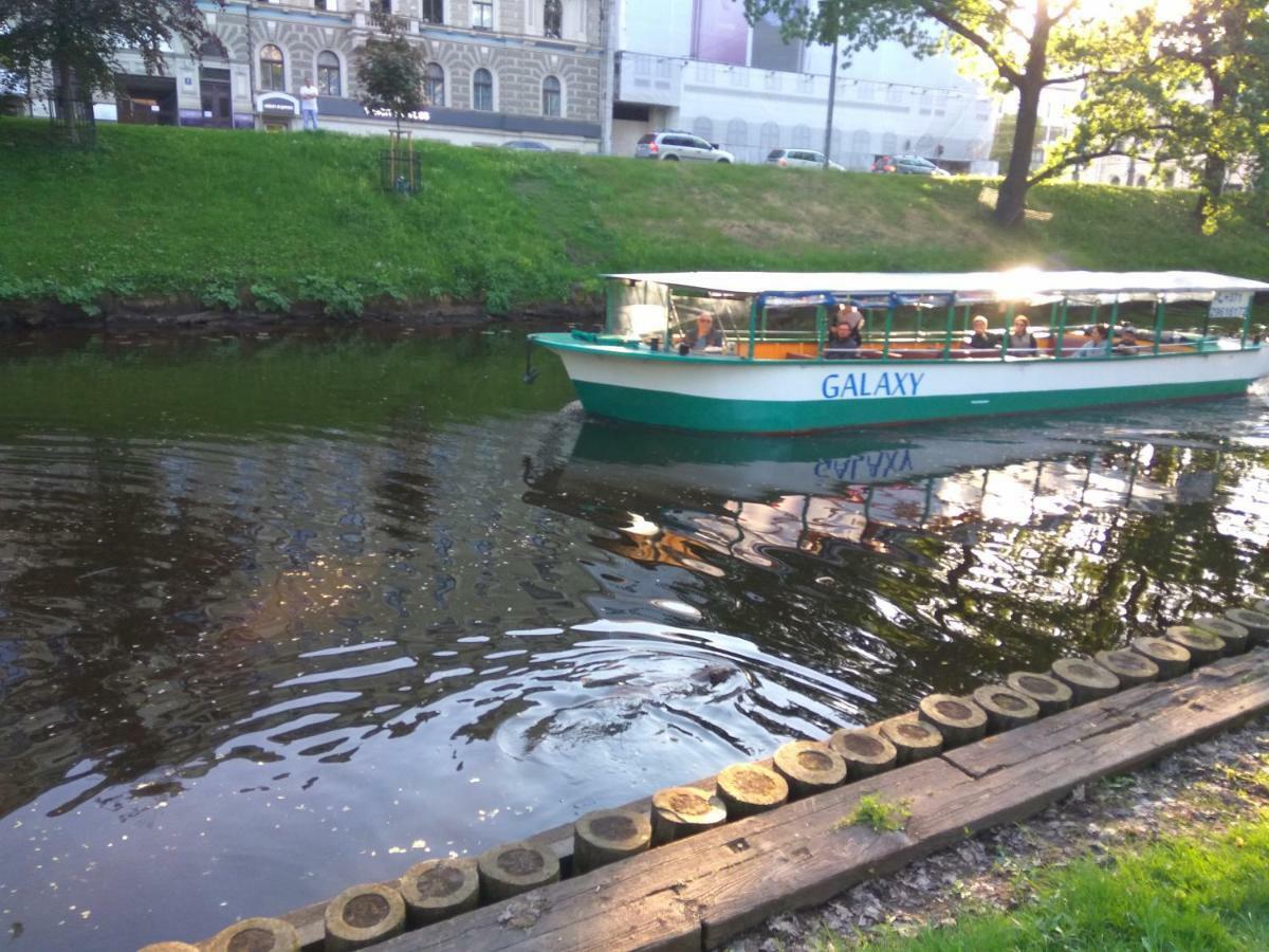 Baltic Amber In Diplomatic District & Free Parking Apartamento Riga Exterior foto