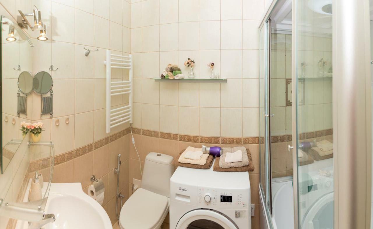 Baltic Amber In Diplomatic District & Free Parking Apartamento Riga Exterior foto